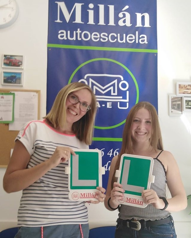 ¡¡ FELICIDADES TANIA Y SANDRA !! YA Podéis Conduciiir ✌🏽✌🏽🍀🍀